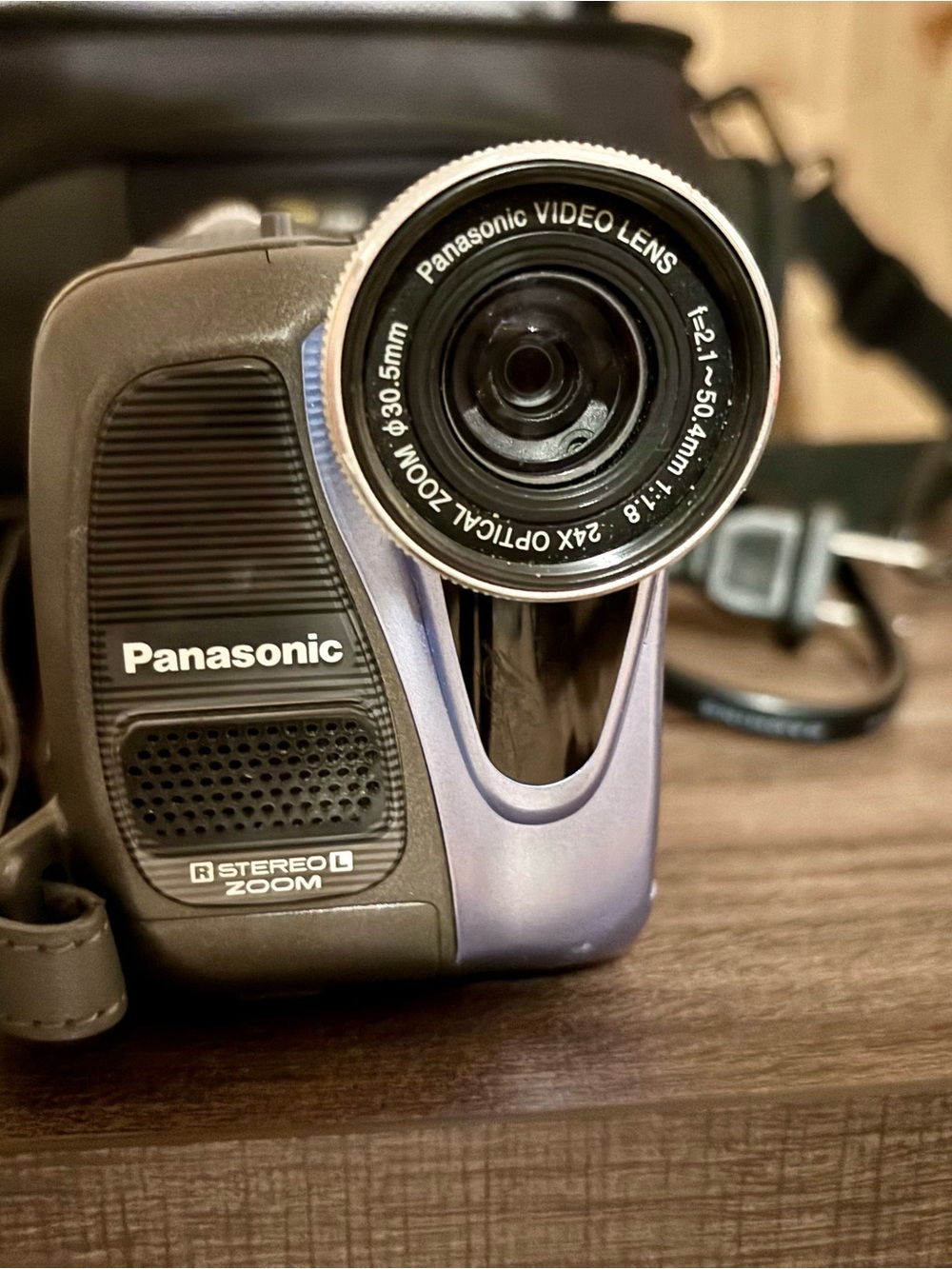 Panasonic Digital MiniDV Camcorder Violet bundle (the screen stays white)